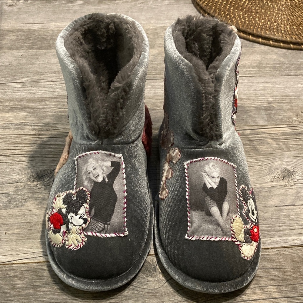 “Clochard de Luxe” shoes with Graphic Patches - Picture 5 of 12